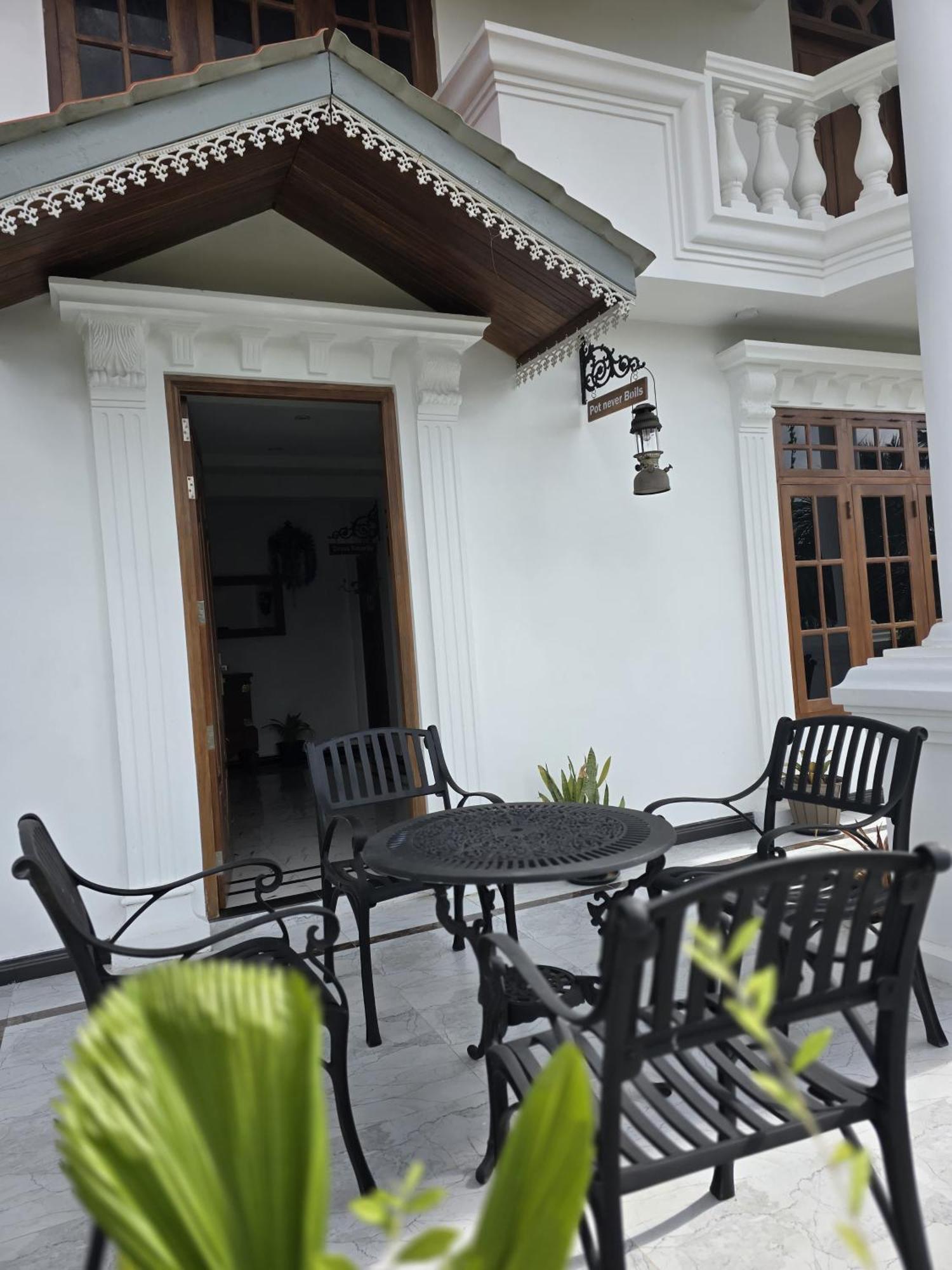 Munril Guest Apartment Jaffna Luaran gambar